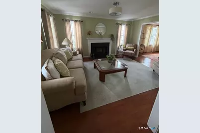 4 Bridle Trail #4, Trumbull, CT 06611 - Photo 3
