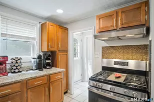 15 Lexington Ave, Norwich, CT 06360 - Photo 9
