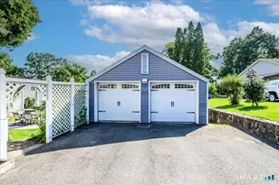 37 Washington Ave, Danbury, CT 06810 - Photo 3