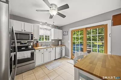 19 Lake Avenue, West Haven, CT 06516 - Photo 3