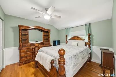 19 Lake Avenue, West Haven, CT 06516 - Photo 15