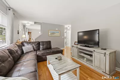 19 Lake Avenue, West Haven, CT 06516 - Photo 7