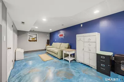 19 Lake Avenue, West Haven, CT 06516 - Photo 21