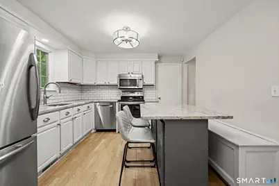 12 Regent Court, Stamford, CT 06907 - Photo 5