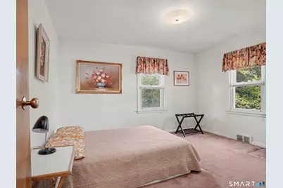 64 Breyer Avenue, Bridgeport, CT 06606 - Photo 17