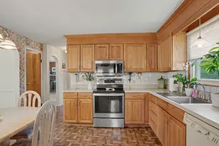 64 Breyer Ave, Bridgeport, CT 06606 - Photo 13