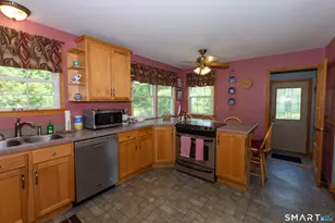 107 N Society Rd, Canterbury, CT 06331 - Photo 5