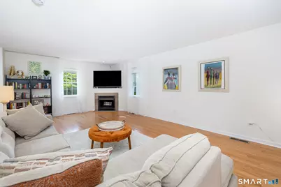 18 East Village Court #18, Branford, CT 06405 - Photo 9