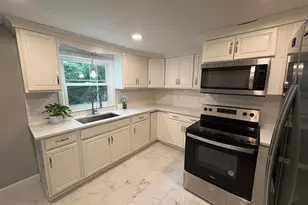 29 Barry Ln, Simsbury, CT 06070 - Photo 9