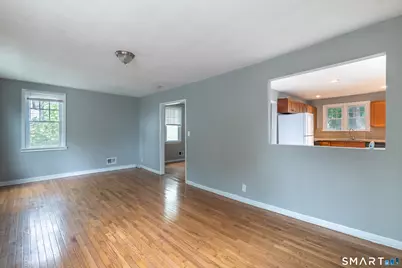 166 Earl Avenue, Bridgeport, CT 06606 - Photo 5
