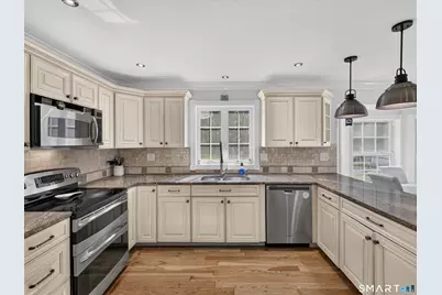 180 Pruett Place, Montville, CT 06370 - Photo 9
