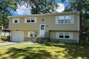 93 Laurelwood Dr, East Lyme, CT 06357 - Photo 1