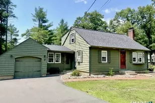 17 Carver Cir, Simsbury, CT 06070 - Photo 3