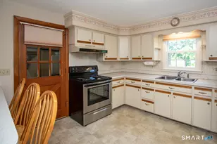 153 Fiesta Heights, Meriden, CT 06451 - Photo 9