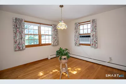 153 Fiesta Heights, Meriden, CT 06451 - Photo 5