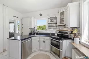 364 Coleman Rd, Middletown, CT 06457 - Photo 5