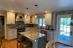 94 Fennbrook Dr, Hamden, CT 06517 - Photo 23