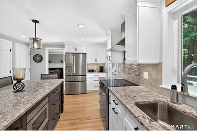 6 Eastview Drive, Simsbury, CT 06070 - Photo 9