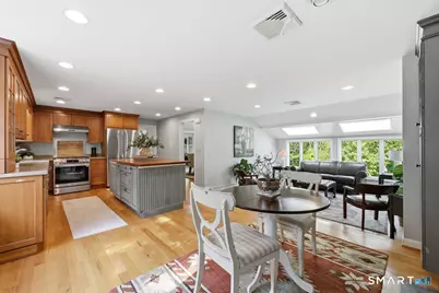 8 Penwood Road, Bloomfield, CT 06002 - Photo 5