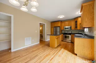32 Songbird Ln, Farmington, CT 06032 - Photo 9