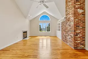 2 Brocketts Ln, Branford, CT 06405 - Photo 11