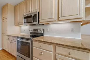 2 Brocketts Ln, Branford, CT 06405 - Photo 17