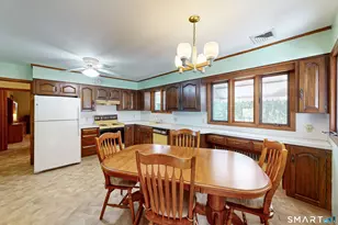 31 Holly St, Waterbury, CT 06706 - Photo 11
