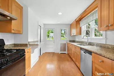 290 Soundview Avenue #1, Stamford, CT 06902 - Photo 5