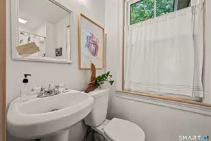 598 High St, Middletown, CT 06457 - Photo 9