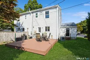 32 Sherwood Pl, Fairfield, CT 06890 - Photo 15