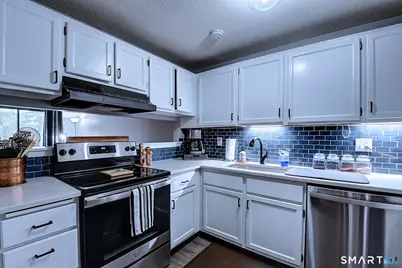 22 Dutton Place Way #22, Glastonbury, CT 06033 - Photo 7