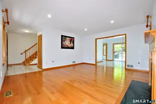 24 Wintonbury Dr, Farmington, CT 06032 - Photo 7
