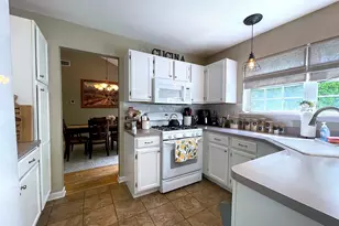 38 Wildflower Ln, Middletown, CT 06457 - Photo 13