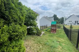 38 Wildflower Ln, Middletown, CT 06457 - Photo 33