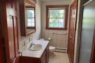 4 S Edgewood Rd, East Lyme, CT 06357 - Photo 9