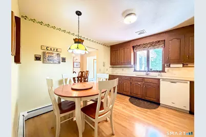 1258 Saybrook Road, Middletown, CT 06457 - Photo 11