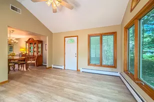 1258 Saybrook Rd, Middletown, CT 06457 - Photo 9