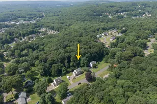33 Brentwood Dr, Wolcott, CT 06716 - Photo 3