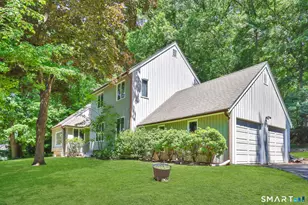 29 Foxwood Rd, Trumbull, CT 06611 - Photo 3