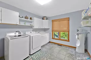 29 Foxwood Rd, Trumbull, CT 06611 - Photo 17