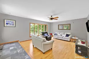 29 Foxwood Rd, Trumbull, CT 06611 - Photo 5