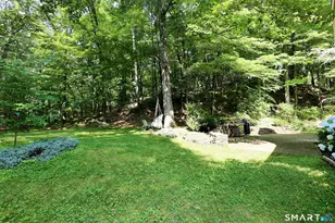 123A Peaceable St, Redding, CT 06896 - Photo 3