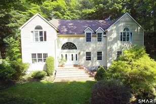 123A Peaceable St, Redding, CT 06896 - Photo 1
