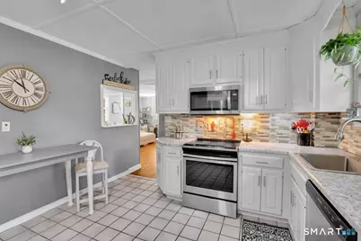 4 Crown Street, Middletown, CT 06457 - Photo 9