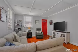 4 Crown St, Middletown, CT 06457 - Photo 5