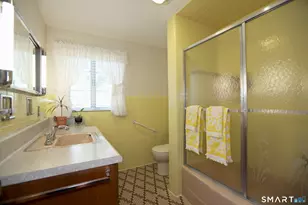 9 Westbrook Rd, Bloomfield, CT 06002 - Photo 13