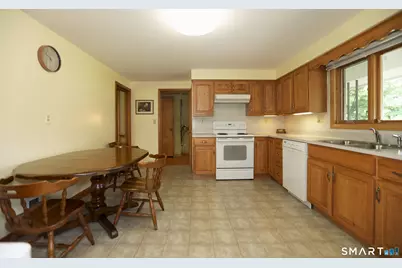 9 Westbrook Road, Bloomfield, CT 06002 - Photo 3