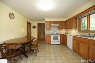 9 Westbrook Rd, Bloomfield, CT 06002 - Photo 3