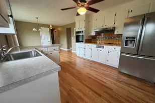 85 Maureen St, Stratford, CT 06615 - Photo 5