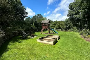 15 Mountain Manor Rd, Newtown, CT 06482 - Photo 5